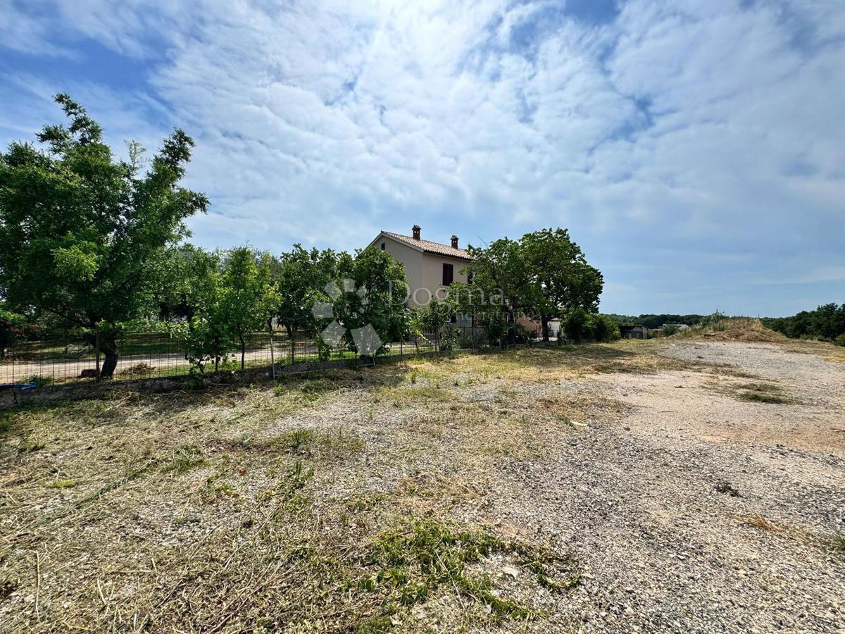 Zazidljivo zemljišče Loborika, Marčana, 430m2