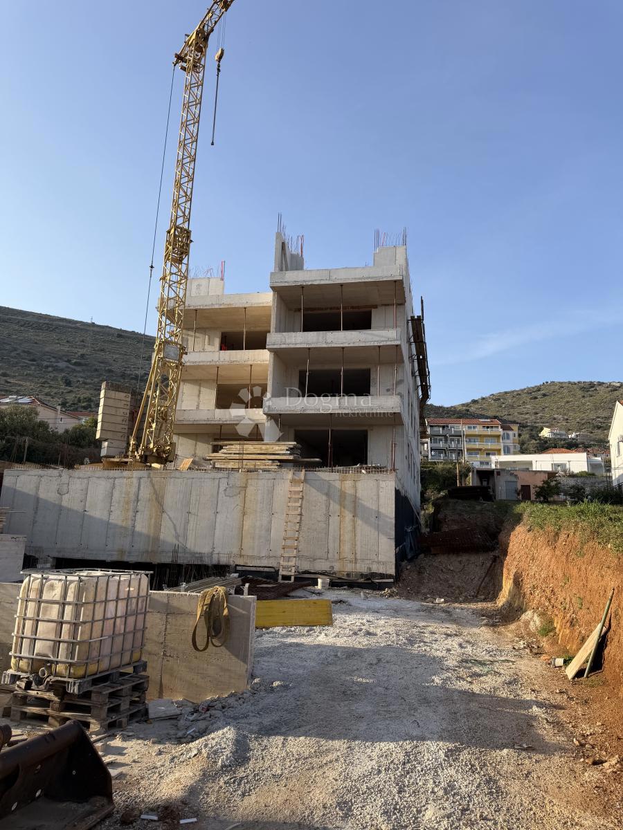 NOVOGRADNJA SEGET DONJI, ENOSOBNO STANOVANJE (CS-5) – 250m OD MORJA!