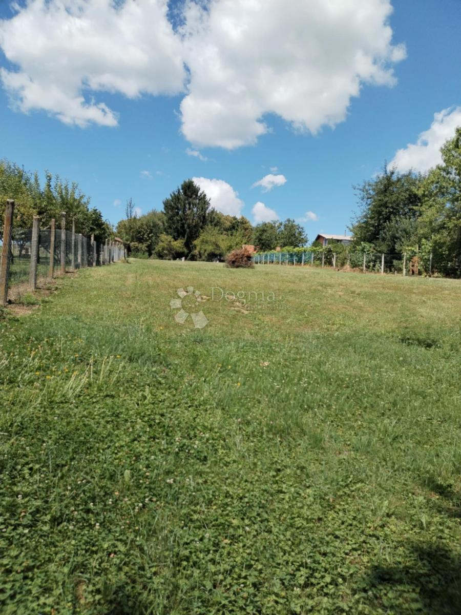 Zazidljivo zemljišče Vinica, Koprivnica, 2.198m2