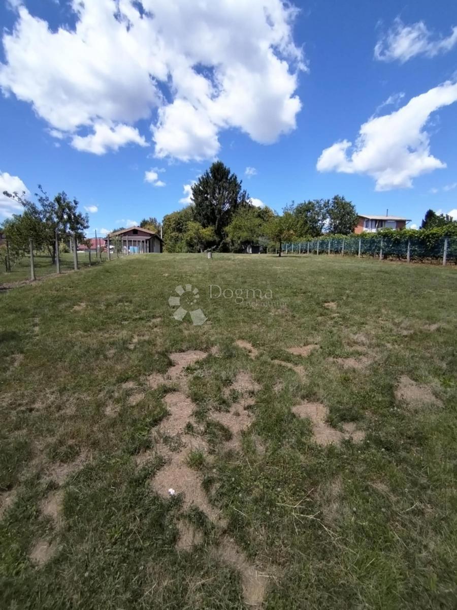 Zazidljivo zemljišče Vinica, Koprivnica, 2.198m2