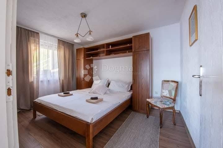 Hiša Stanići, Omiš, 240m2