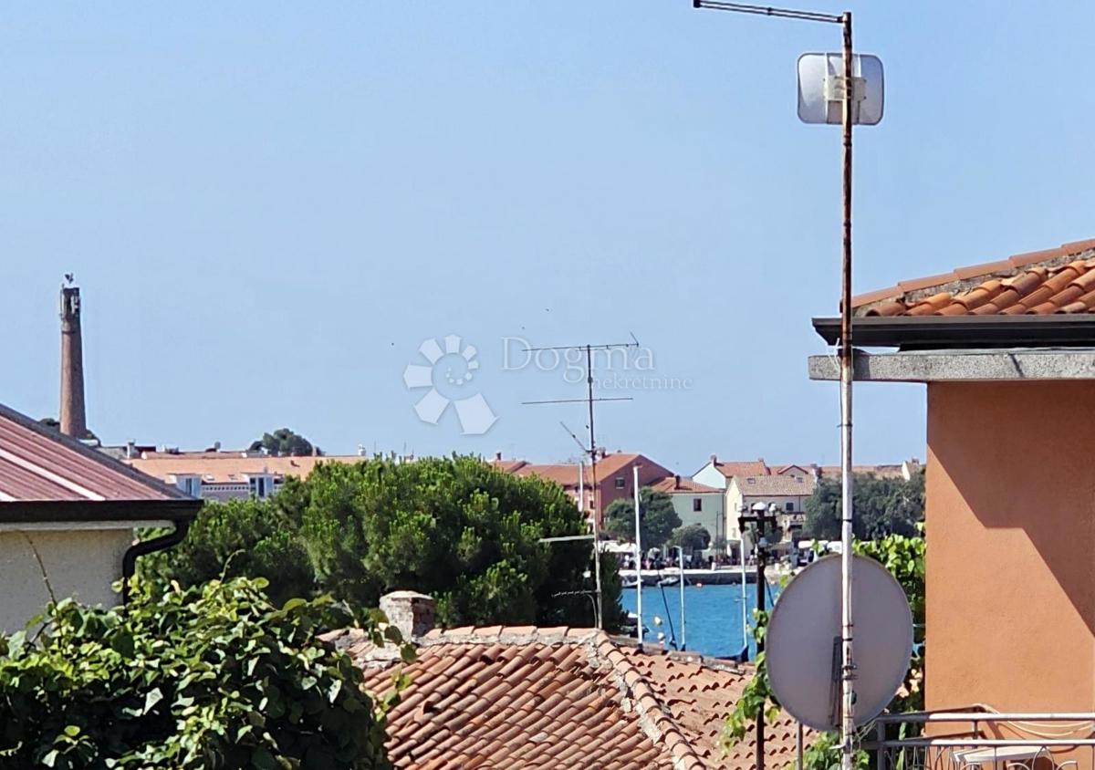 PRILOŽNOST - ODLIČNA LOKACIJA - hiša 200m od morja