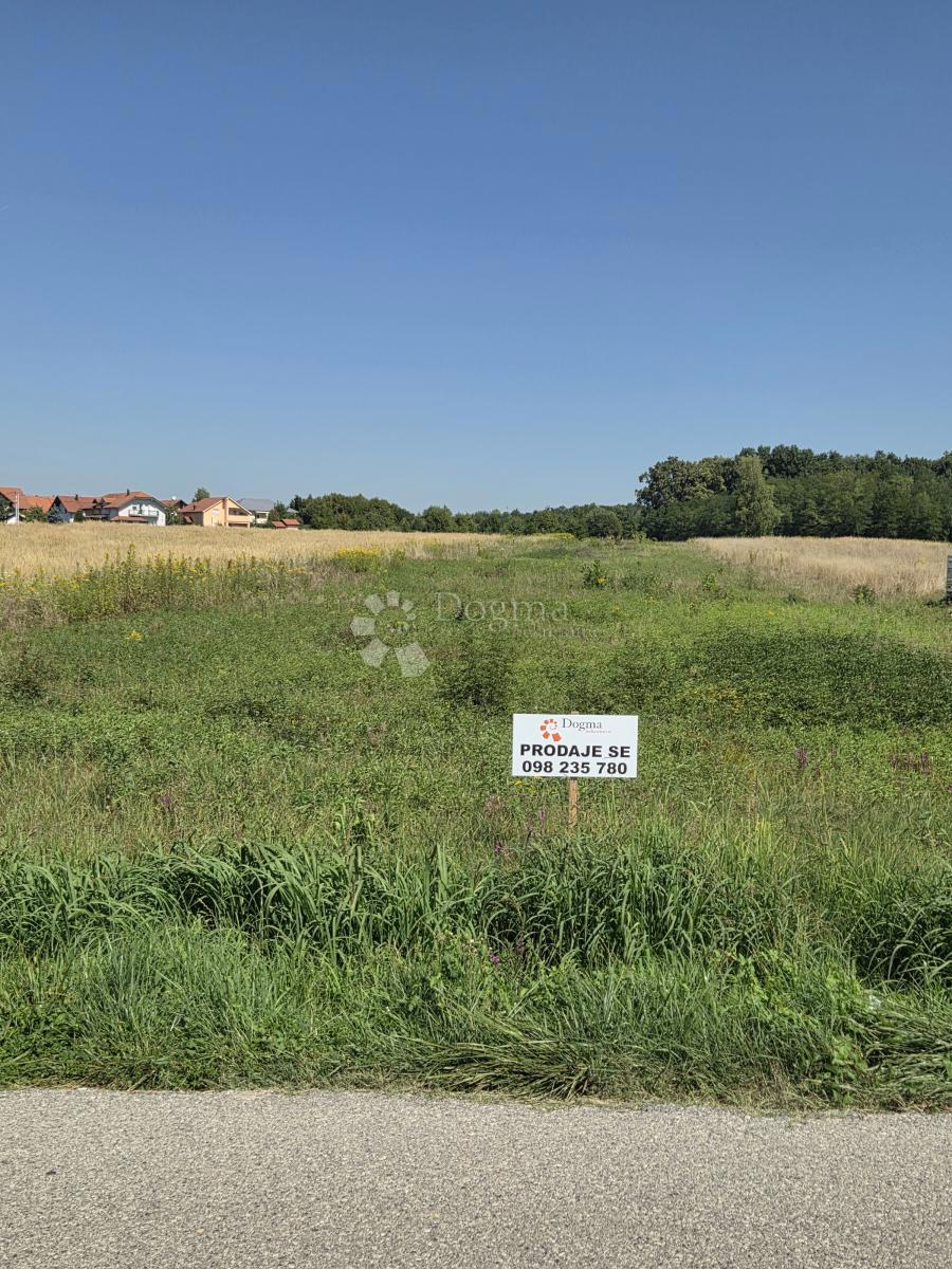 Zazidljivo zemljišče Kraljevečki Novaki, Sesvete, M, 3.018m2