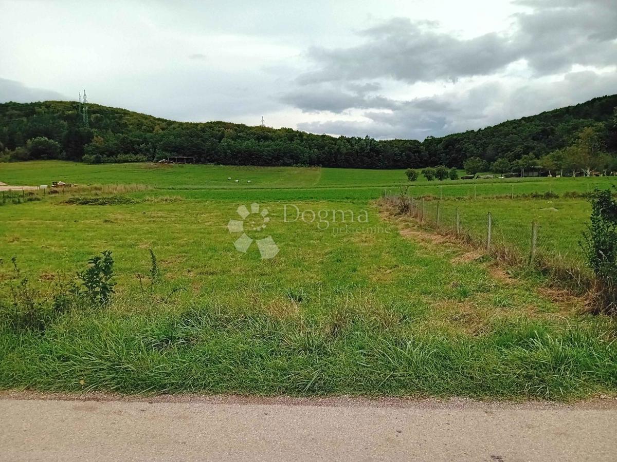 Zazidljivo zemljišče Prozor, Otočac, 1.121m2
