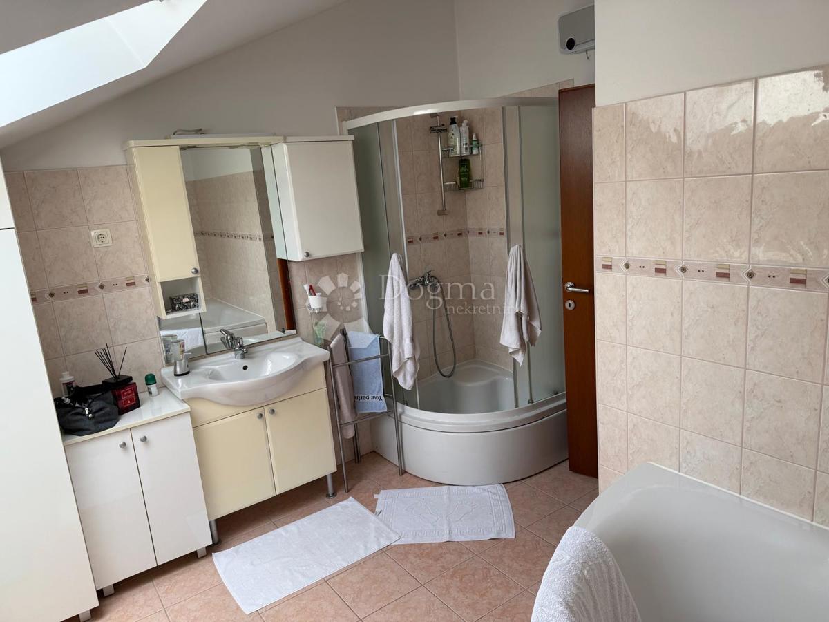 Stanovanje Cres, 132m2
