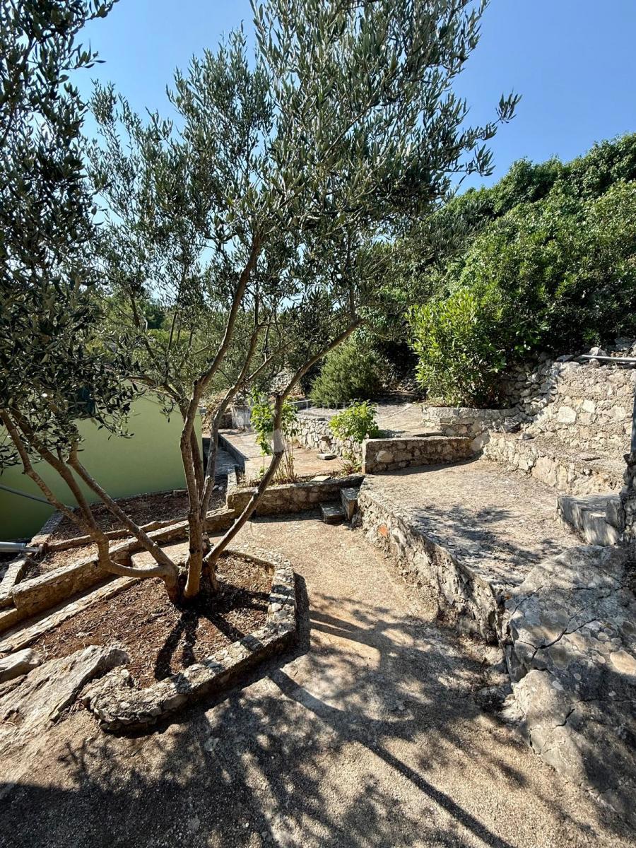 Slovensko – Mediteranski bonbonček – dve stanovanjski enoti!