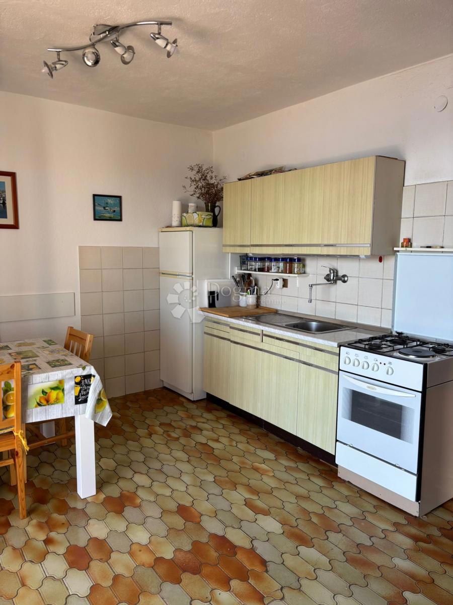 Hiša Povljana, 76m2