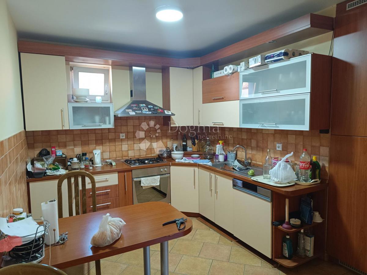 Hiša Centar, Vinkovci, 705m2