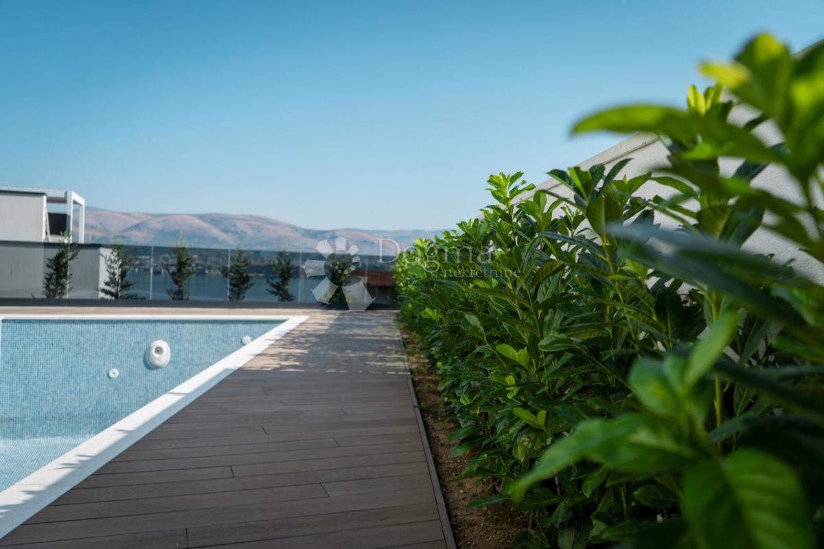 TROGIR/ČIOVO - ČUDOVITA VILA Z BAZENOM IN RAZGLEDOM