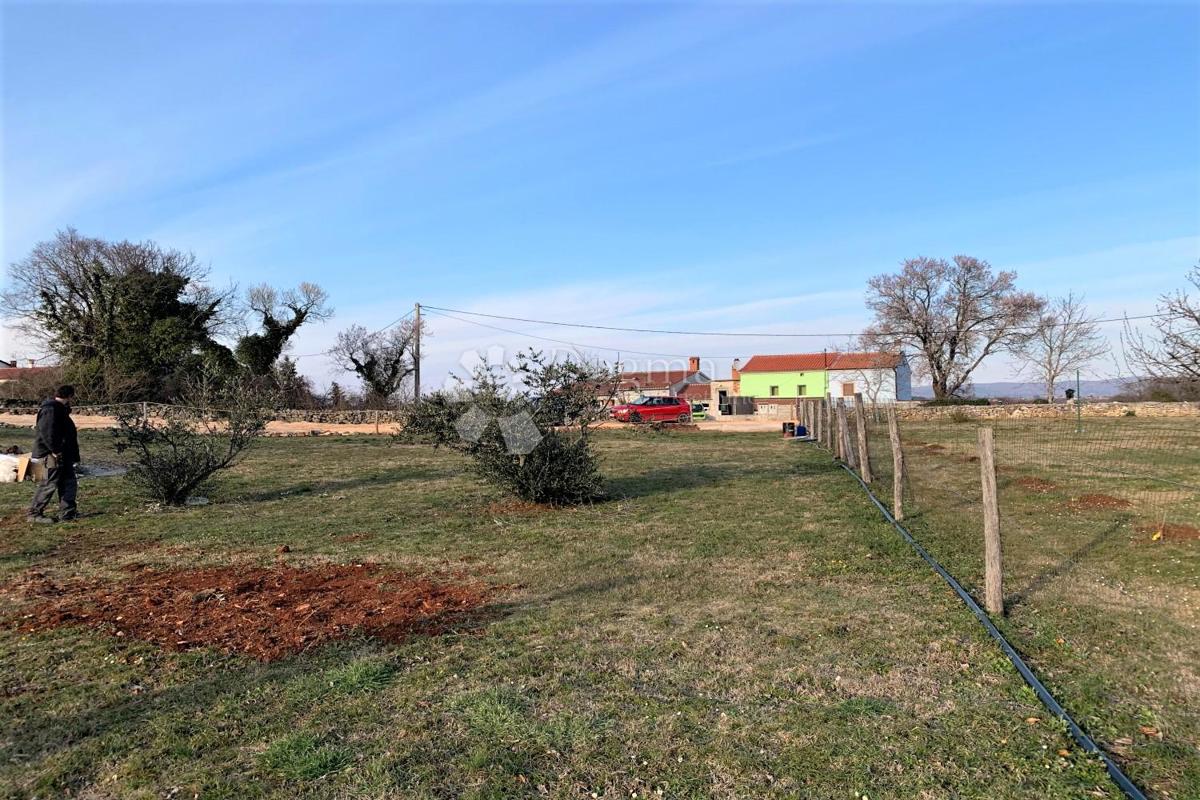 Zazidljivo zemljišče Krnica, Marčana, 861m2