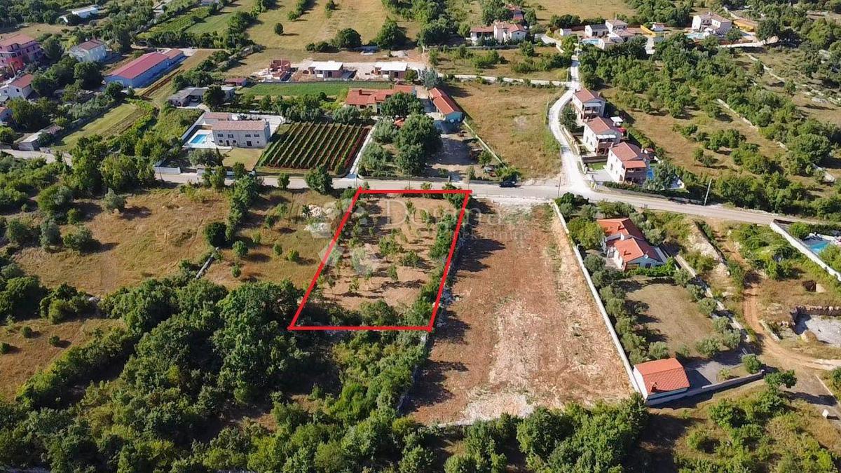 Zemljišče Svetvinčenat, 1.829m2