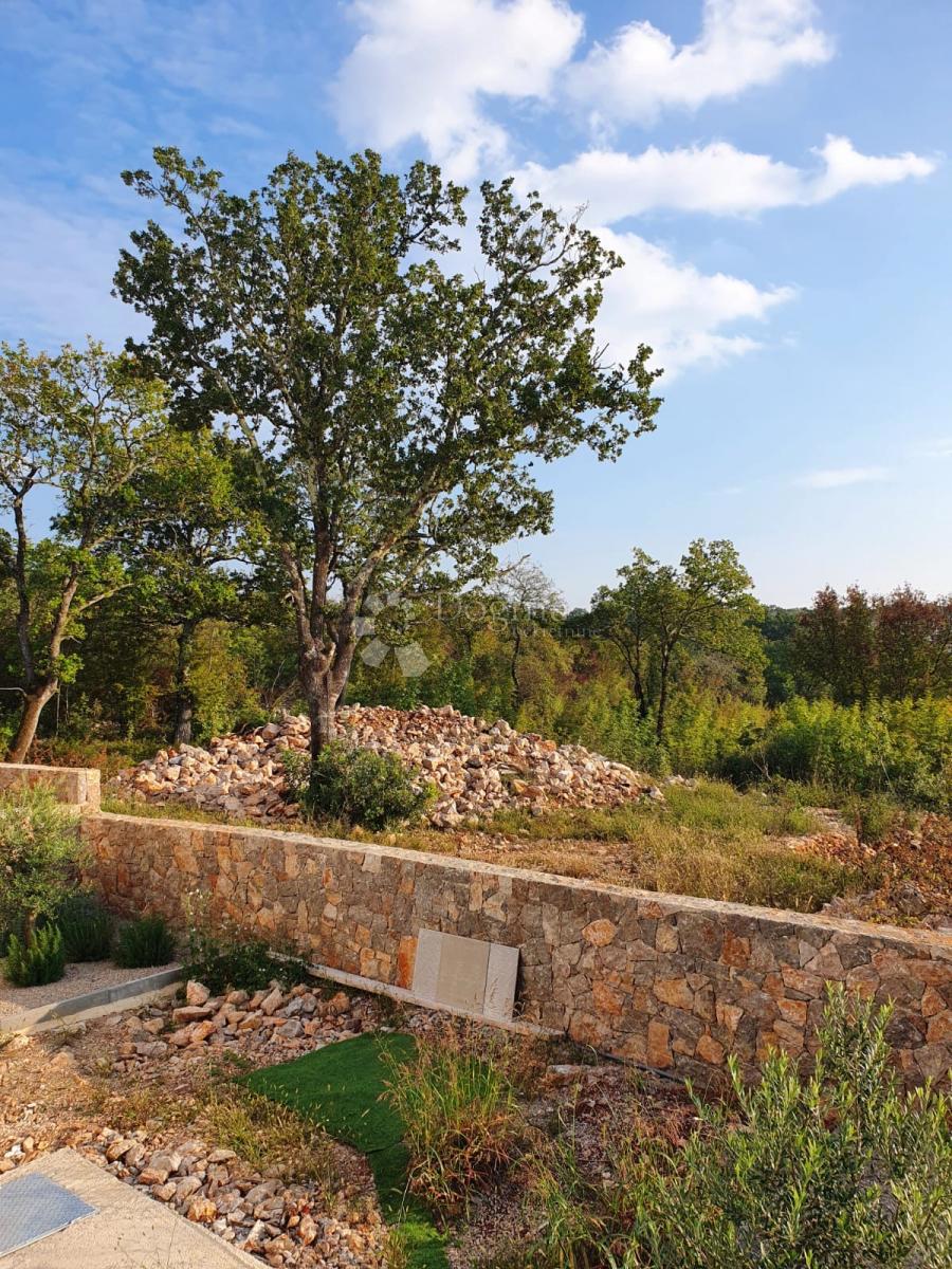 Zazidljivo zemljišče Njivice, Omišalj, 1.089m2