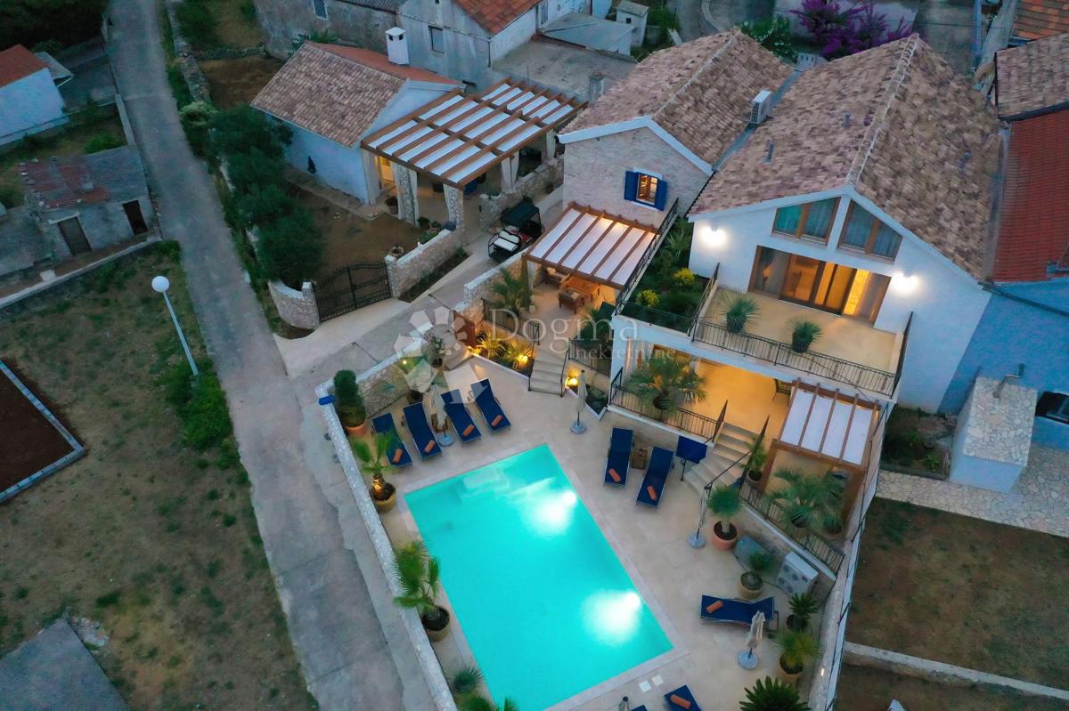 Avtentična kamnita hiša na otoku Molat - Naložba v mir, luksuz in tradicijo (-RK-), 140m2
