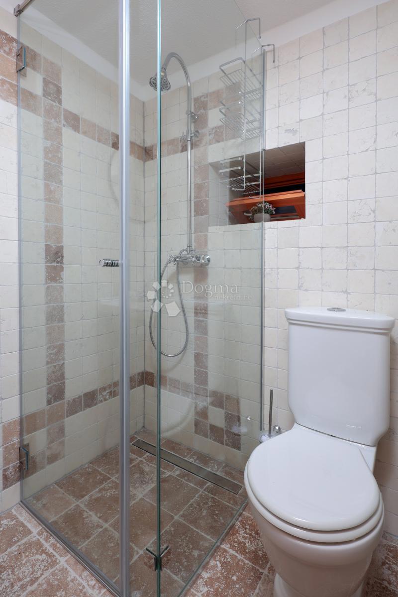 Avtentična kamnita hiša na otoku Molat - Naložba v mir, luksuz in tradicijo (-RK-), 140m2