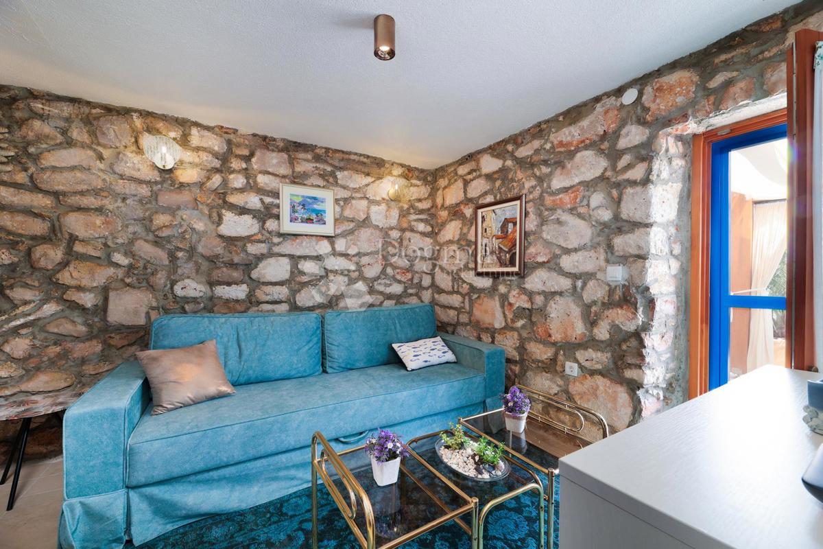 Avtentična kamnita hiša na otoku Molat - Naložba v mir, luksuz in tradicijo (-RK-), 140m2