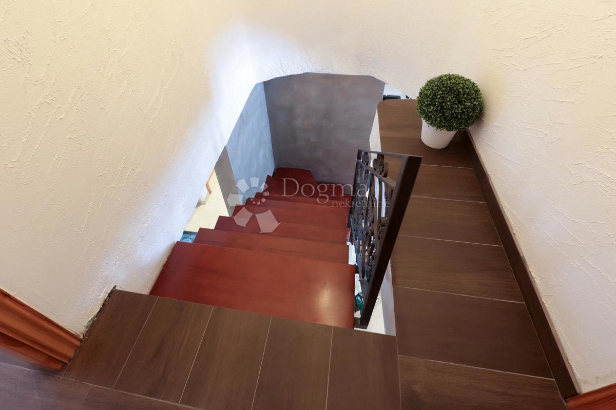 Avtentična kamnita hiša na otoku Molat - Naložba v mir, luksuz in tradicijo (-RK-), 140m2