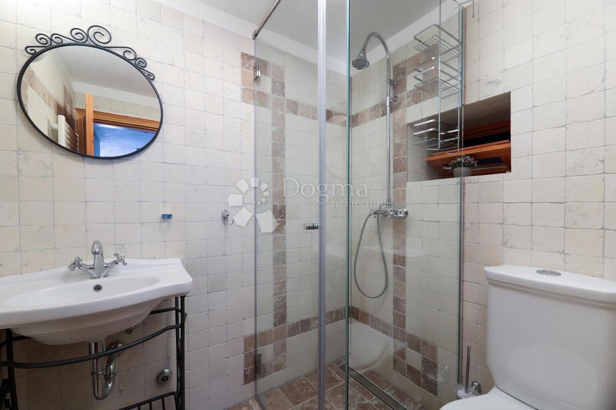 Avtentična kamnita hiša na otoku Molat - Naložba v mir, luksuz in tradicijo (-RK-), 140m2