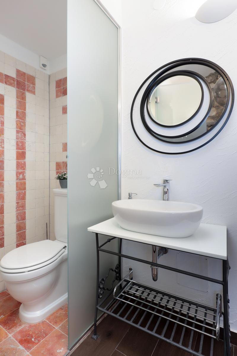 Avtentična kamnita hiša na otoku Molat - Naložba v mir, luksuz in tradicijo (-RK-), 140m2