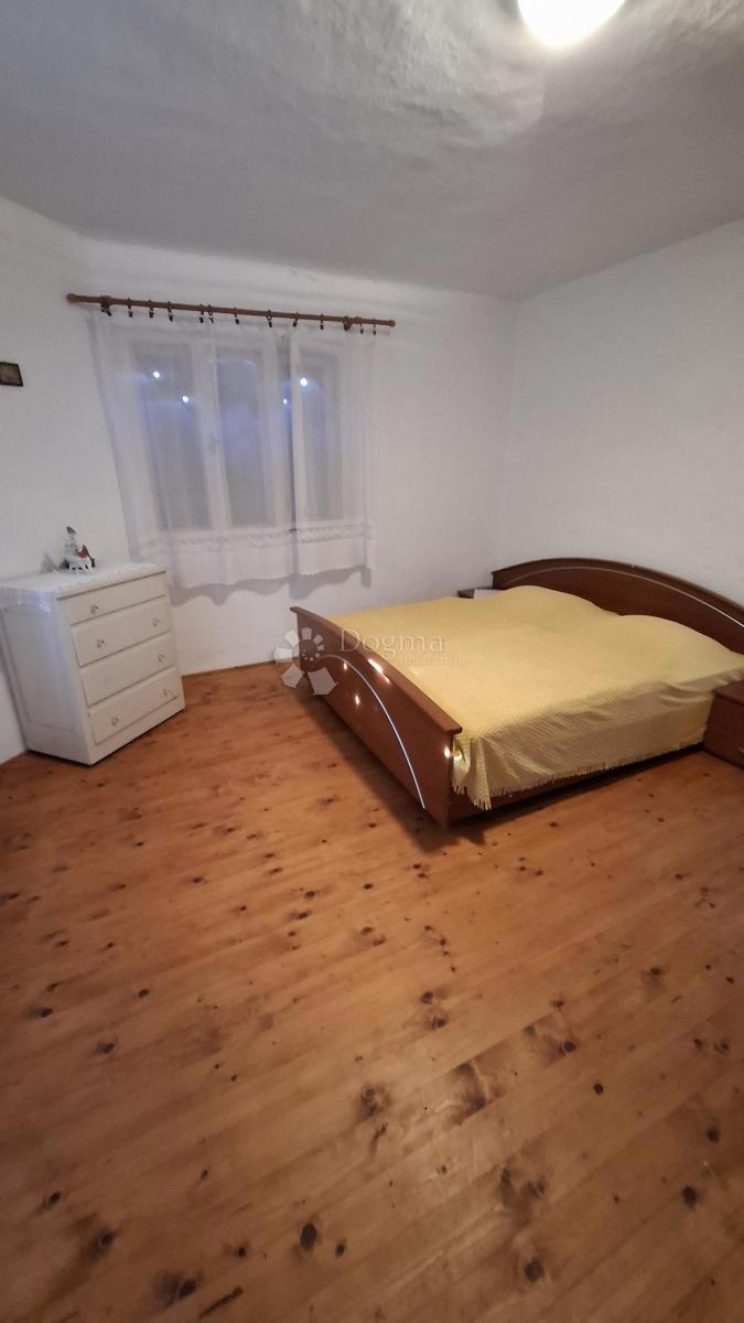 Hiša Jablan, Vrbovsko, 300m2