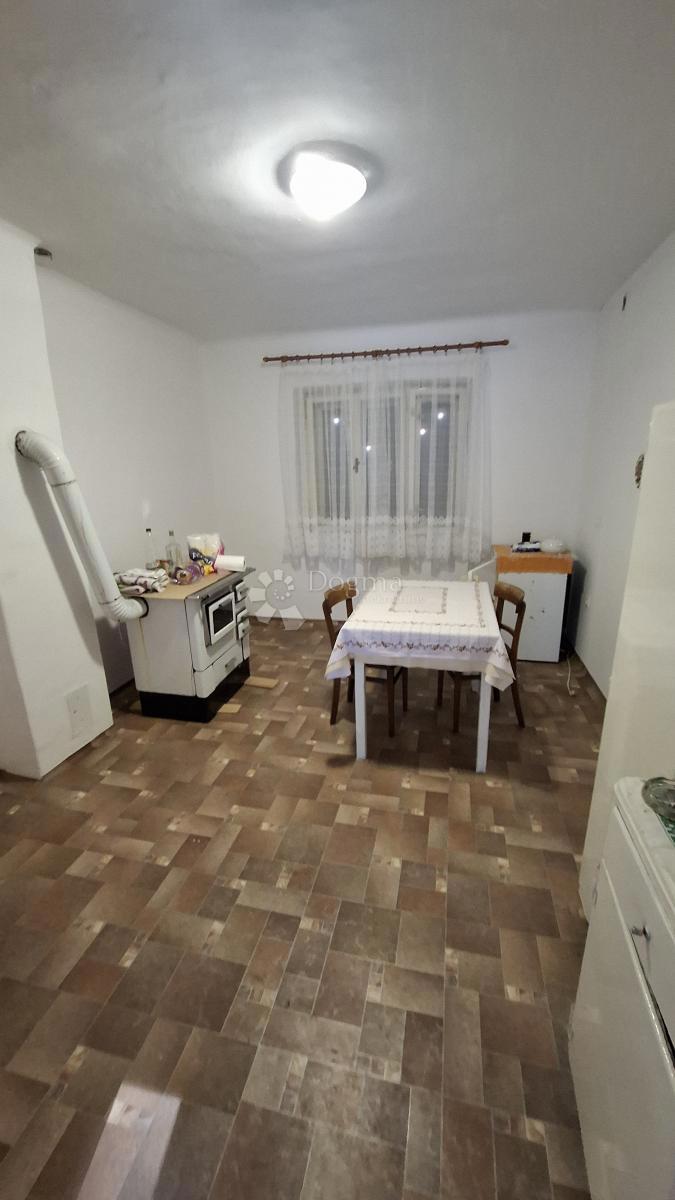 Hiša Jablan, Vrbovsko, 300m2