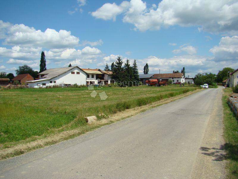 Zazidljivo zemljišče Sveta Helena, Sveti Ivan Zelina, 3.079m2