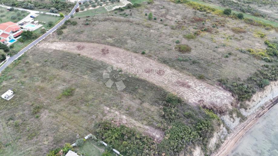 Ljubač | 1. vrsta do morja – površina stavbe 2823 m2