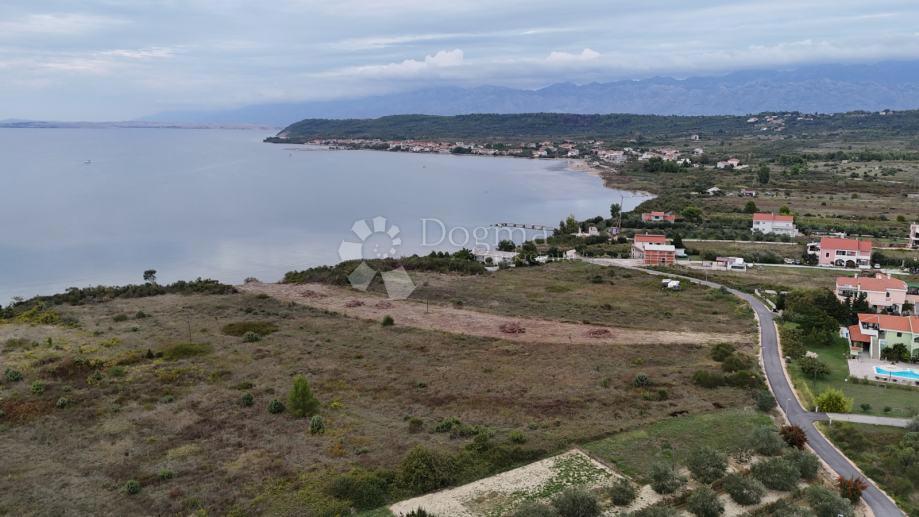 Ljubač | 1. vrsta do morja – površina stavbe 2823 m2