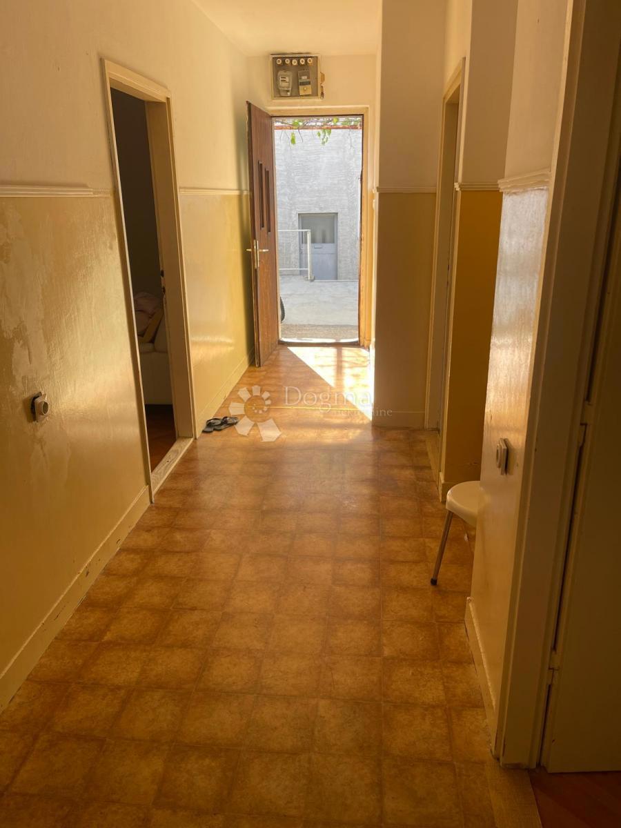 Hiša Rokić, Šibenik, 180m2