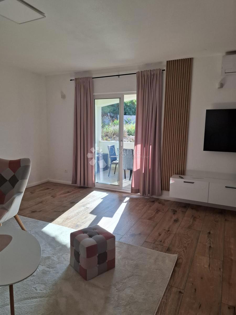 Stanovanje Okrug Gornji, Okrug, 78m2