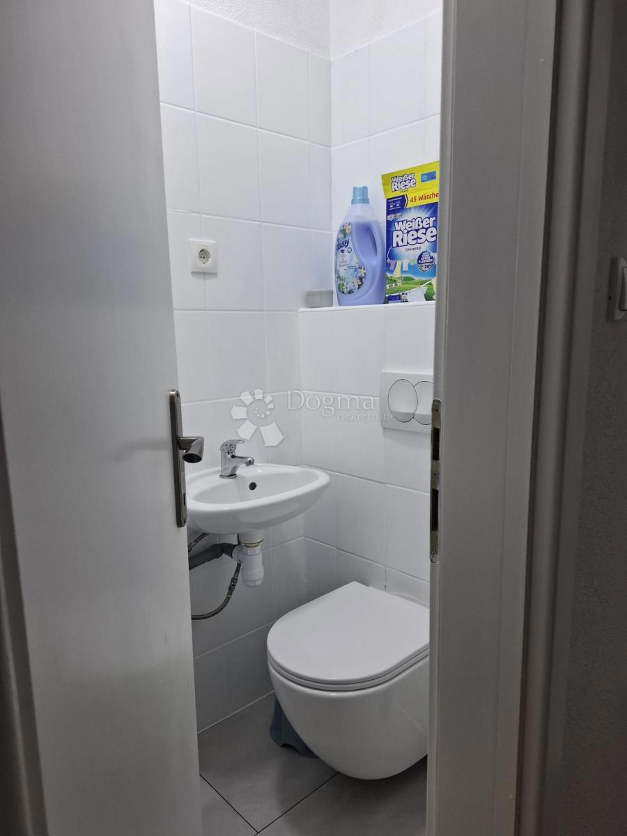 Stanovanje Okrug Gornji, Okrug, 78m2