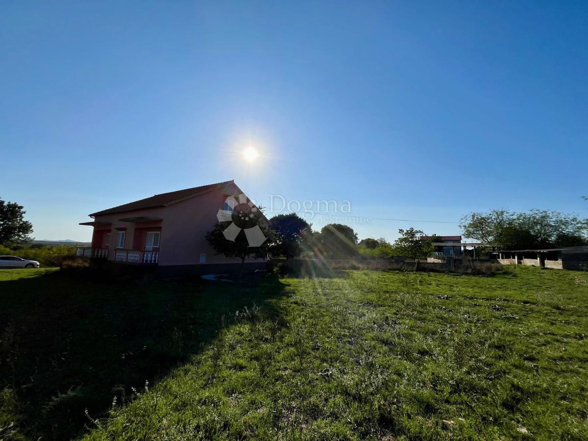 Kmetijsko zemljišče Poljica Brig, Nin, 1.000m2