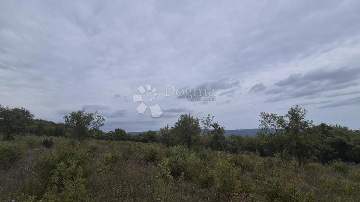 Zazidljivo zemljišče Rakalj, Marčana, 2.878m2