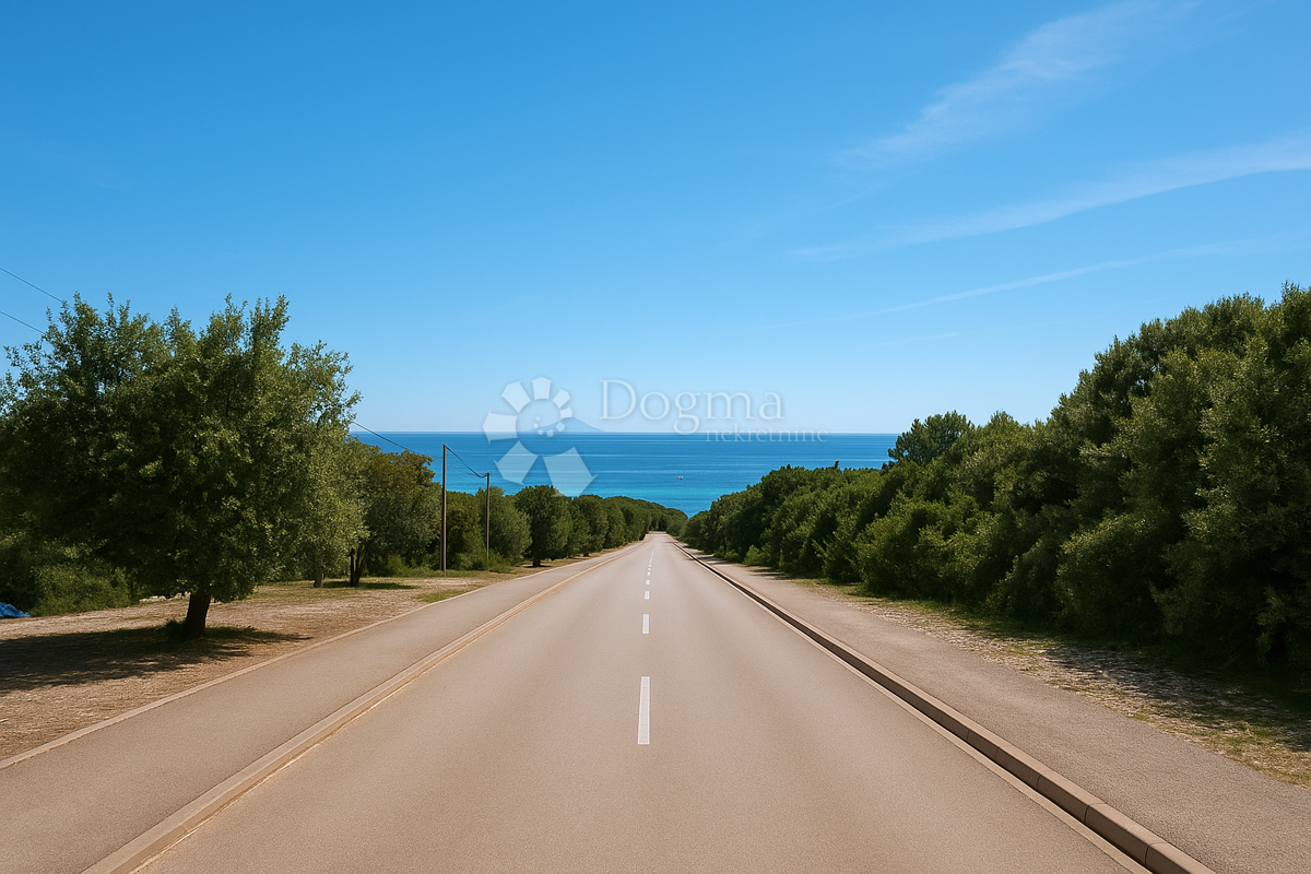 Duga Uvala – Apartma s potencialom, le 350 m od morja! NUJNA PRODAJA!