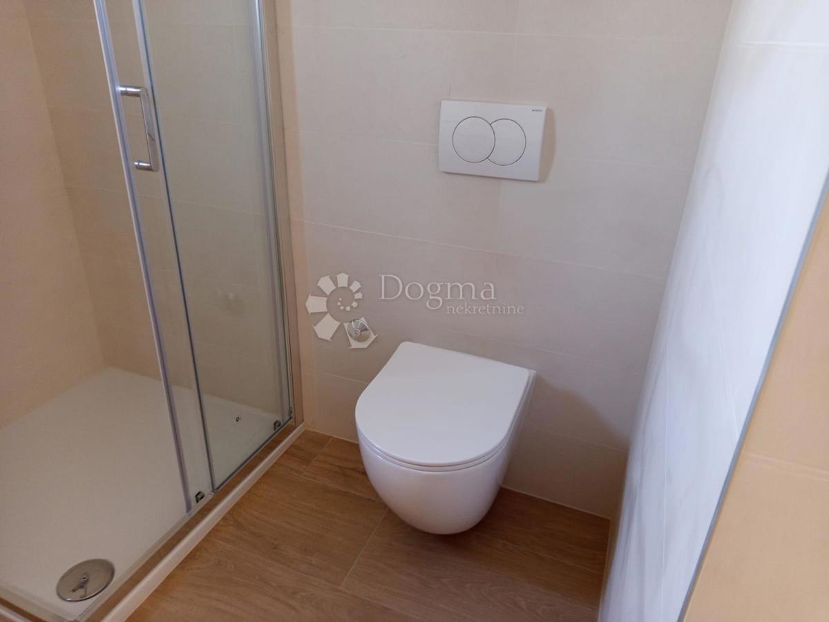 Moderno dvosobno stanovanje z bazenom