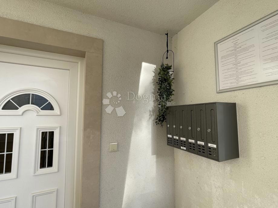 Stanovanje Supetar, 41m2