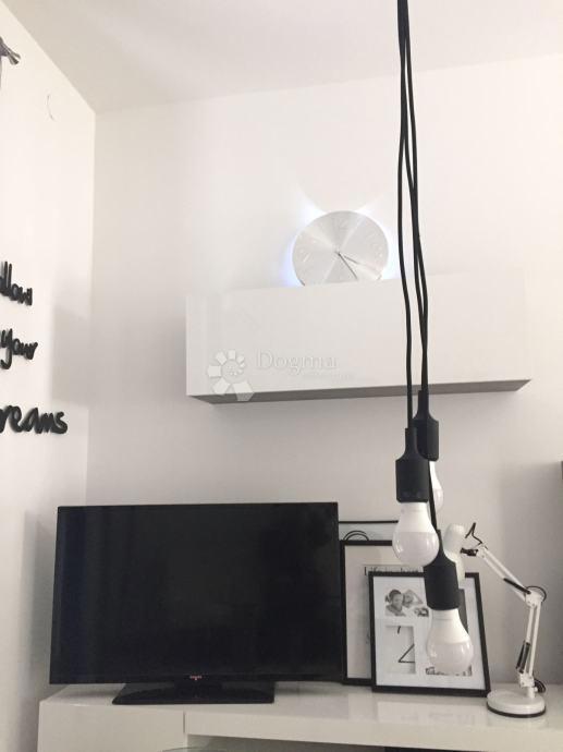 Stanovanje Supetar, 41m2