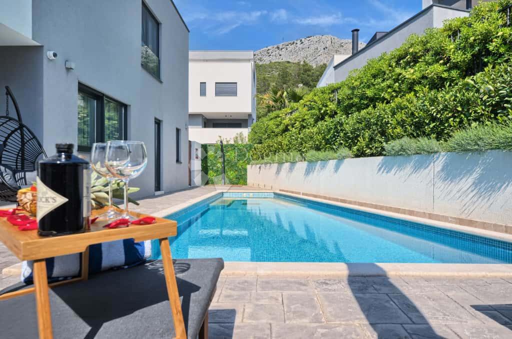 Hiša Strožanac, Podstrana, 293m2