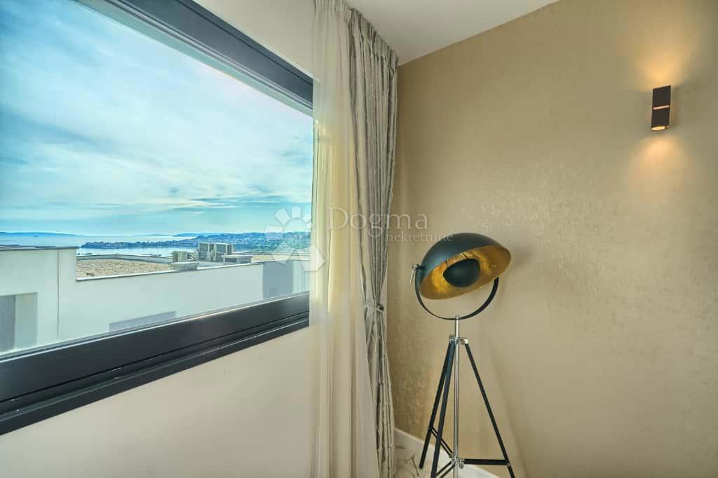 Hiša Strožanac, Podstrana, 293m2