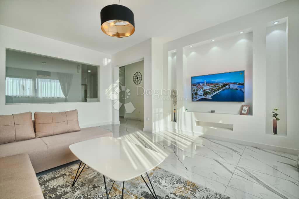 Hiša Strožanac, Podstrana, 293m2