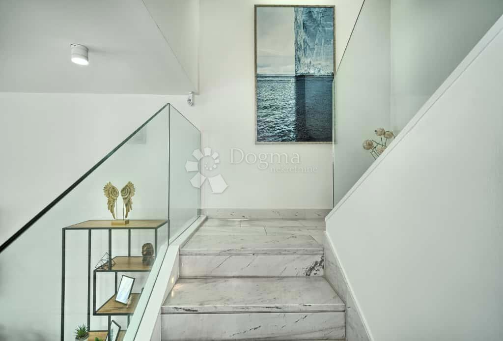 Hiša Strožanac, Podstrana, 293m2