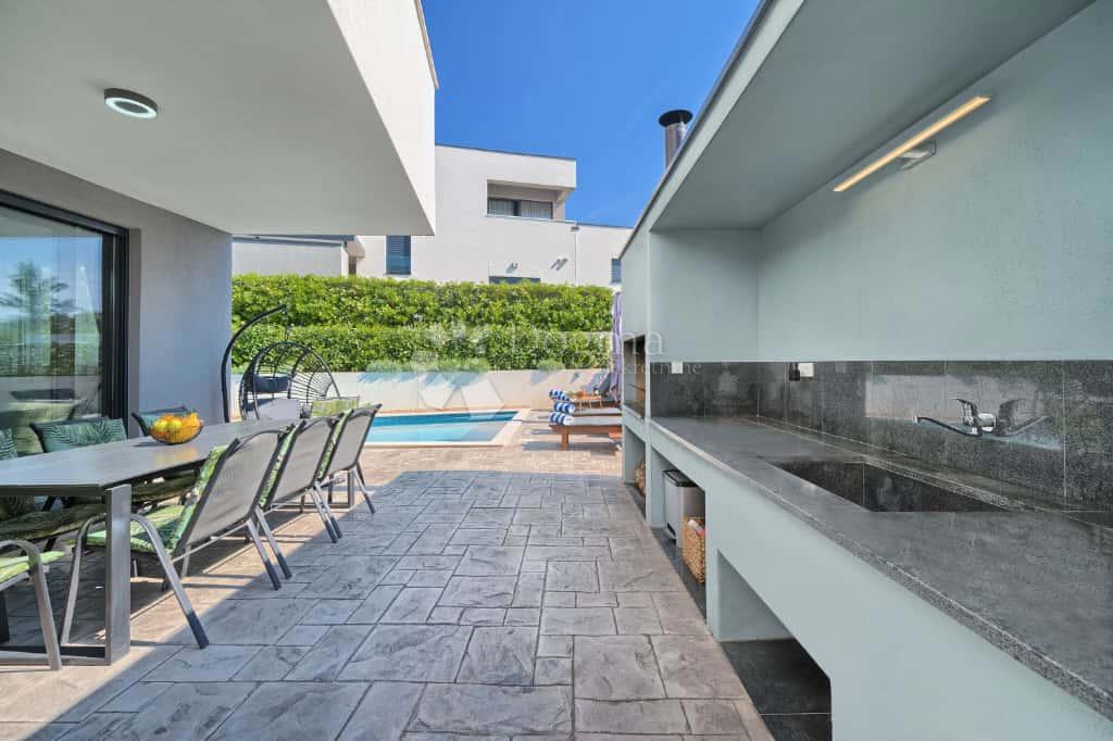 Hiša Strožanac, Podstrana, 293m2