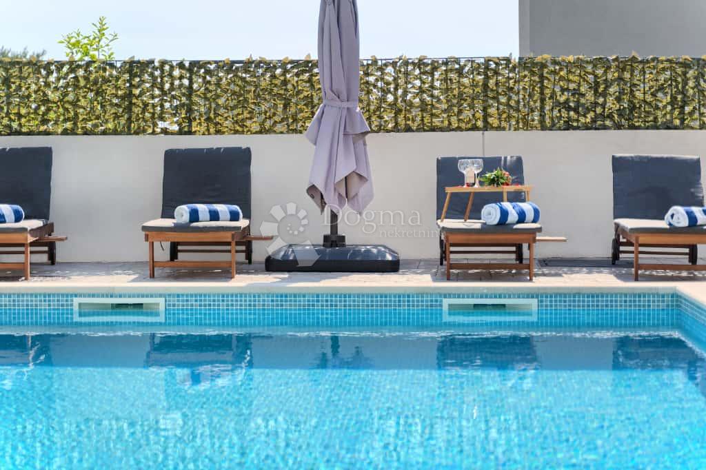 Hiša Strožanac, Podstrana, 293m2