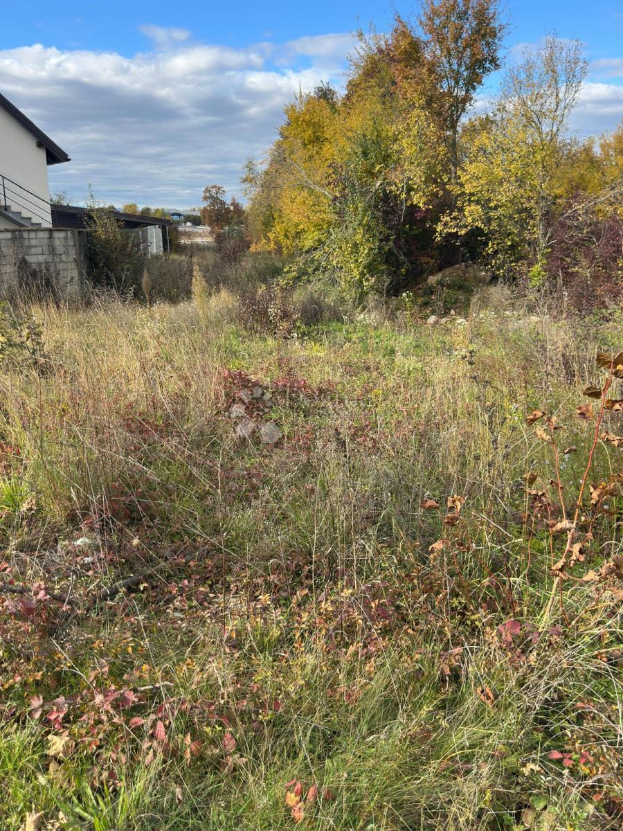 Zazidljivo zemljišče Lipovac, Gospić, 1.380m2