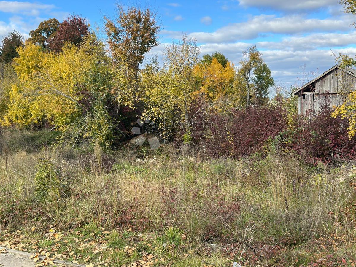 Zazidljivo zemljišče Lipovac, Gospić, 1.380m2