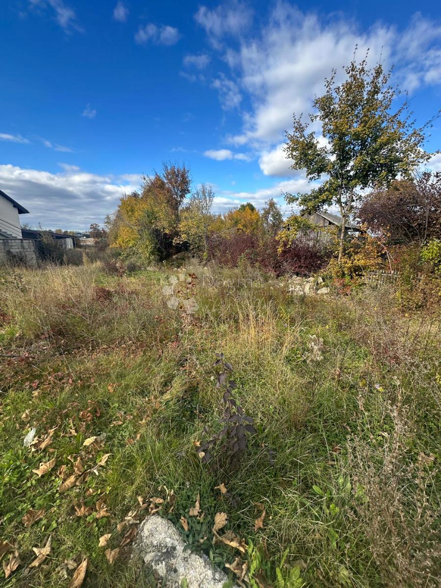 Zazidljivo zemljišče Lipovac, Gospić, 1.380m2