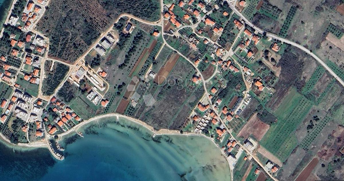 Privlaka: PREMIUM zemljišče 200 m od morja