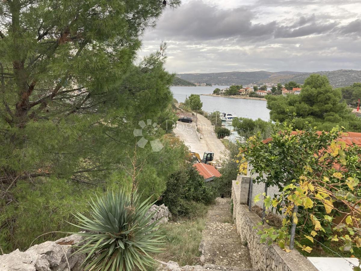 Zazidljivo zemljišče Ražanj, Rogoznica, 1.365m2