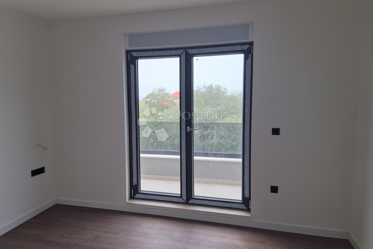 Moderna novogradnja 200 m od morja