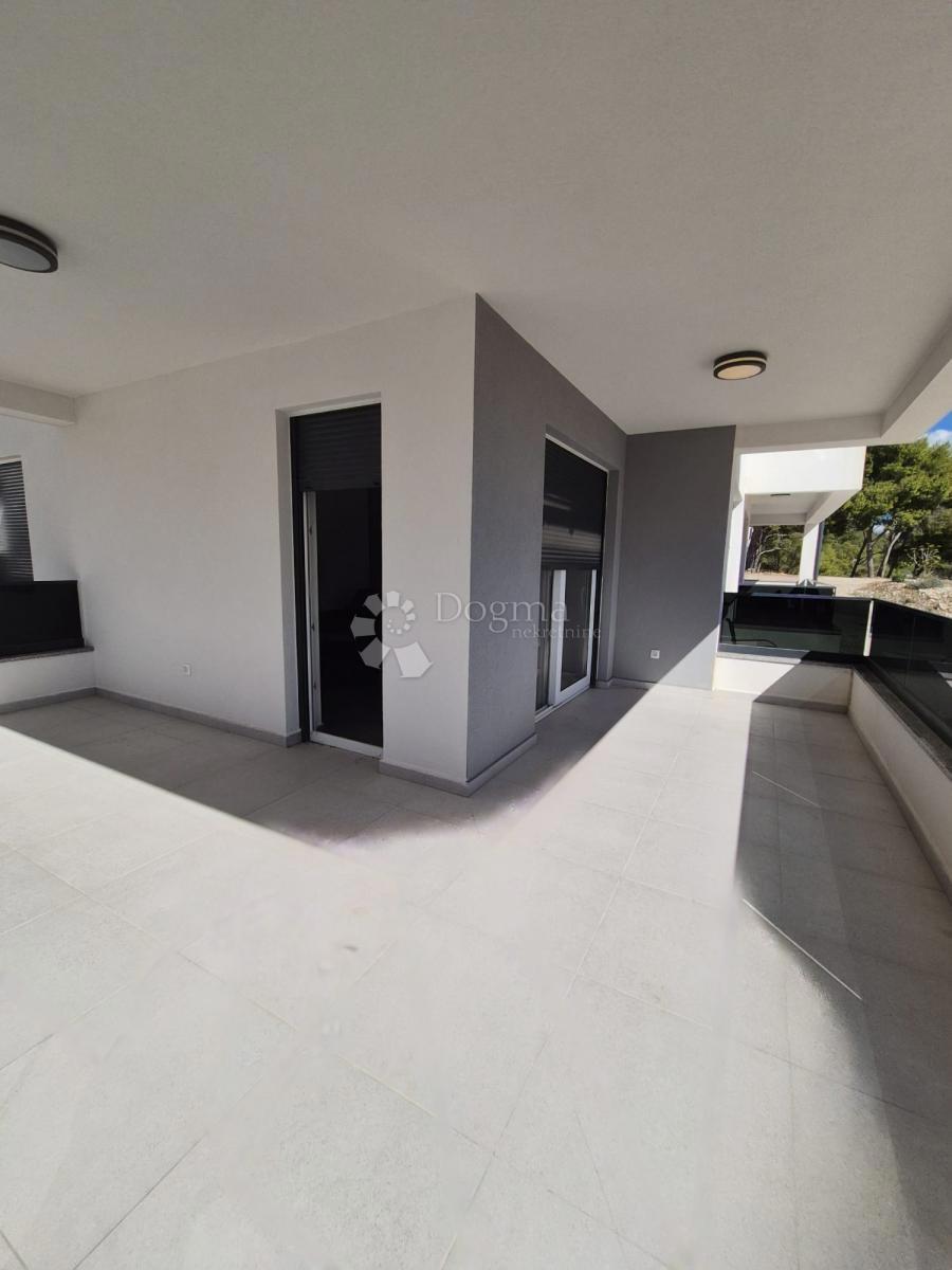 Stanovanje Okrug Gornji, Okrug, 60m2