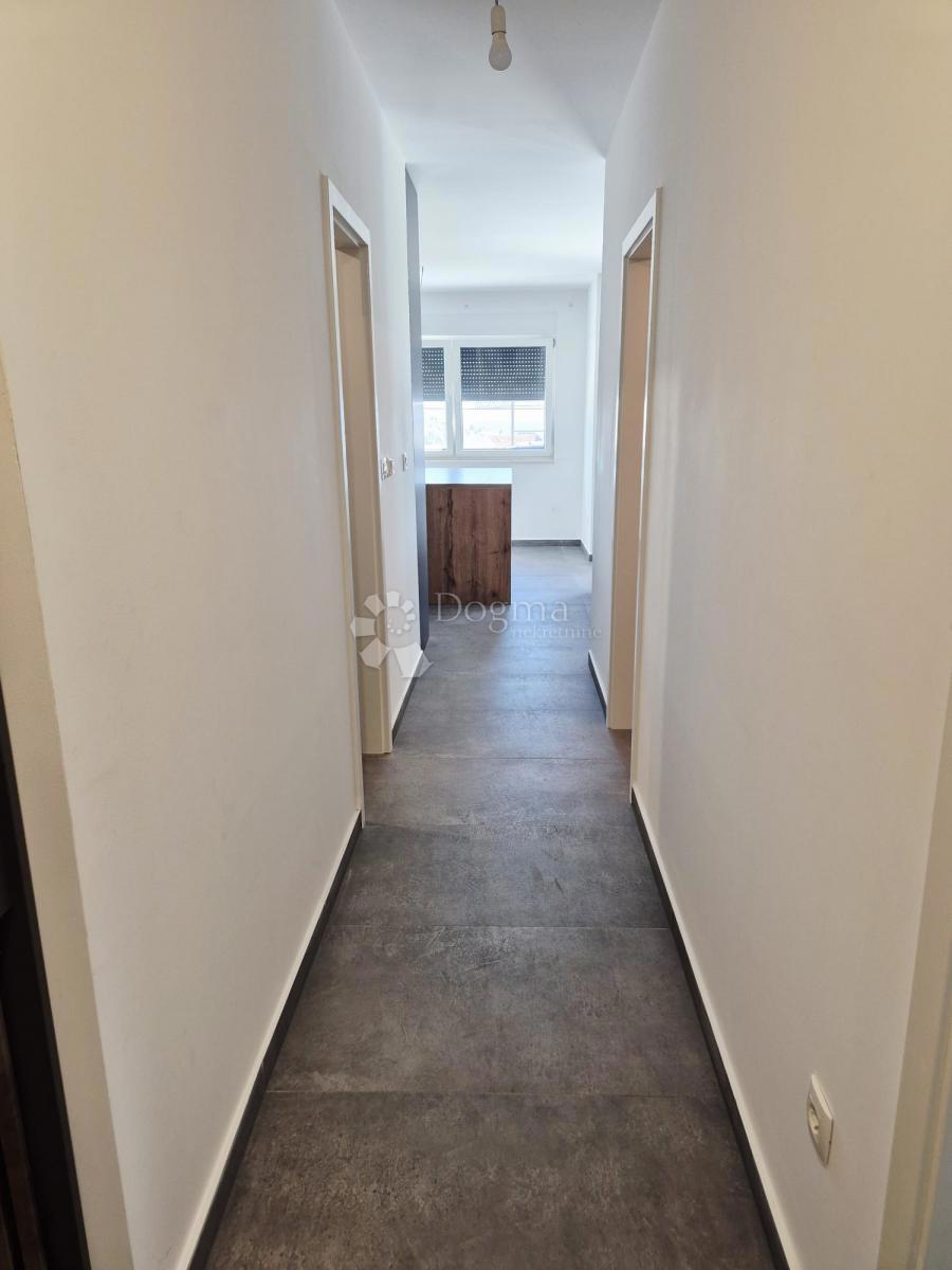 Stanovanje Okrug Gornji, Okrug, 60m2